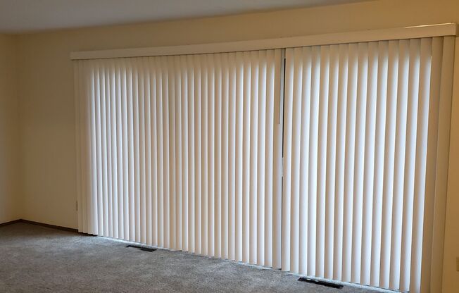 3 BEDROOOM/1.5 BATH TOWNHOUSE