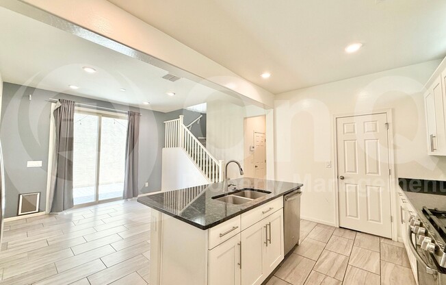 3726 E DOGWOOD DR