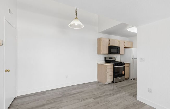2 beds, 2 baths, $1,400, Unit # 2152