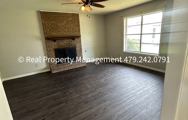 NO RENT NOVEMBER! JUST PAY MOVE IN FEES! 2 Bed 2 Bath 2 Car Garage Duplex 2320 S. 50th