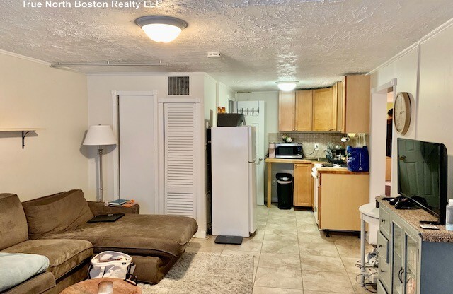 3 STILLMAN ST