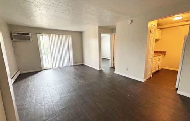 1 bed, 1 bath, 560 sqft, $815, Unit 725-13