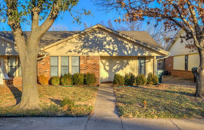 Charming 2 bed 2 bath duplex in Norman