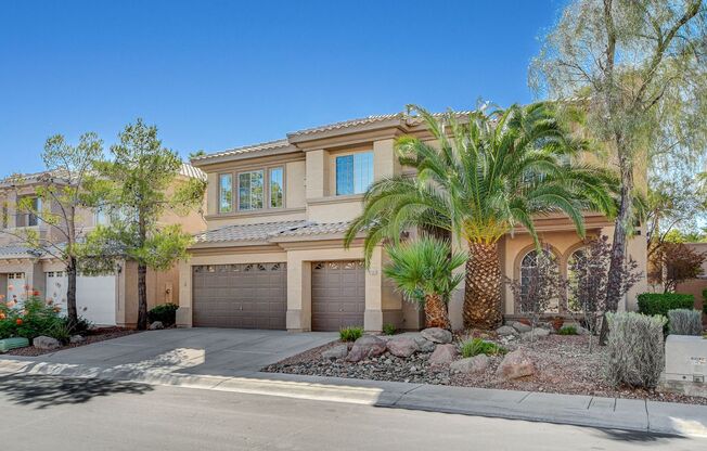 5 BDR/ 4.5 BTH, Triple Master Home including pool & spa!