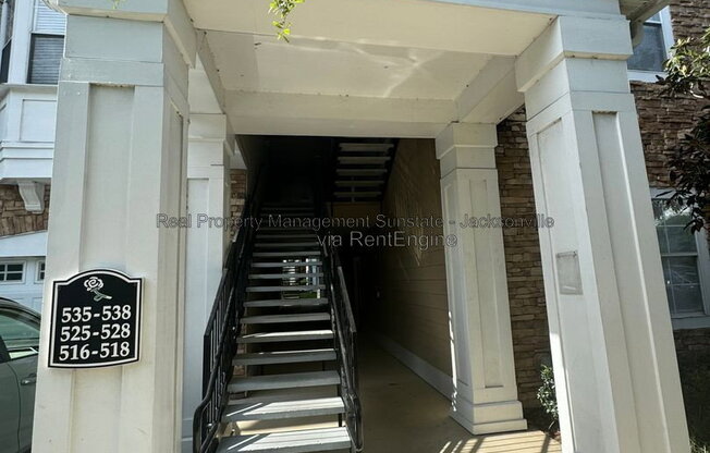 1 bed, 1 bath, 1,012 sqft, $1,350, Unit 536