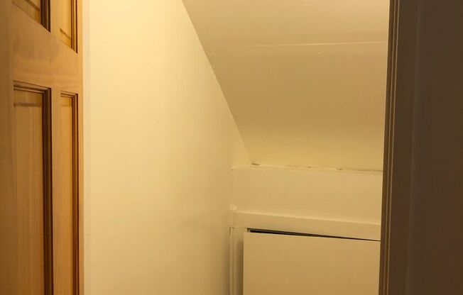 2 beds, 1 bath, 600 sqft, $1,795, Unit 104
