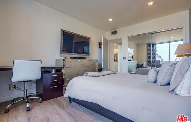 2 beds, 2 baths, 1,377 sqft, $5,750, Unit 802