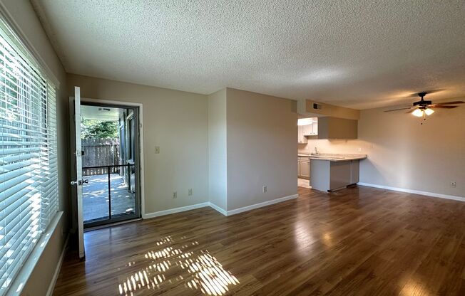 2 beds, 1 bath, 825 sqft, $1,695, Unit 492104