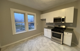 3 beds, 1 bath, $3,150, Unit 2