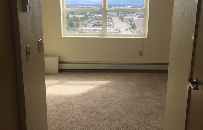 Studio, 1 bath, 285 sqft, $975