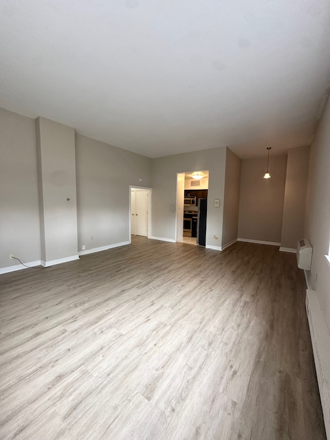 1121 N WAVERLY PL