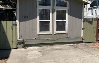 1/2 Off First Month's Rent, 2Bdrm, 1Bath, Downstairs