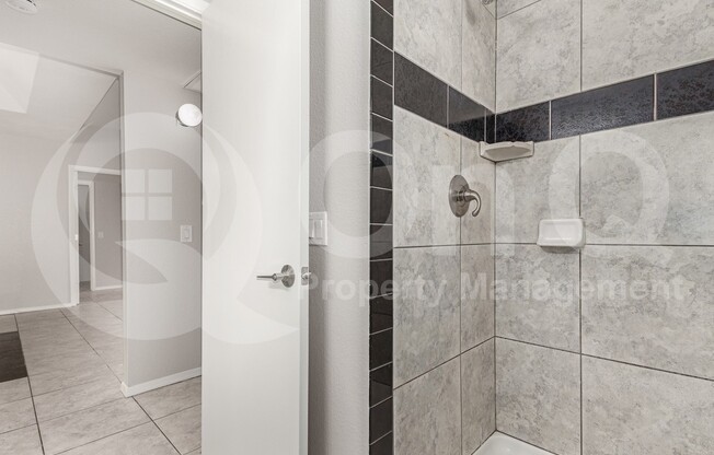 3 beds, 2 baths, 1,088 sqft, $1,700, Unit 120