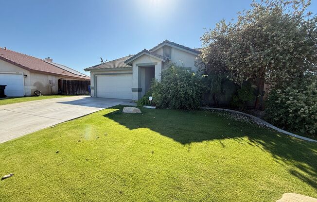 Home with a Huge backyard!