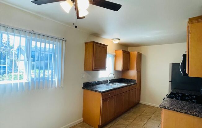 2 beds, 1 bath, 815 sqft, $2,550, Unit 10