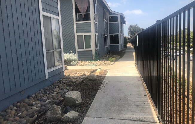 Chula Vista 3BR / 2BA 1 car garage 1 space - W/D available now