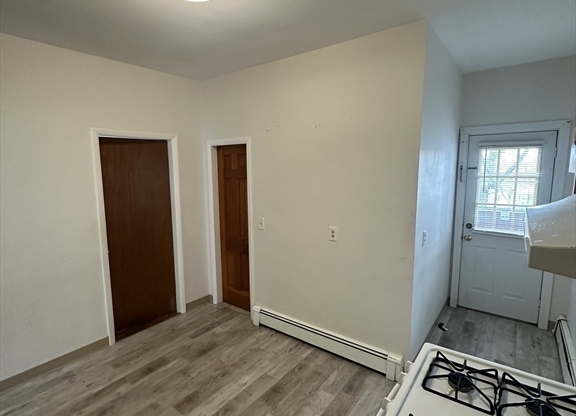 33 LOUIS ST