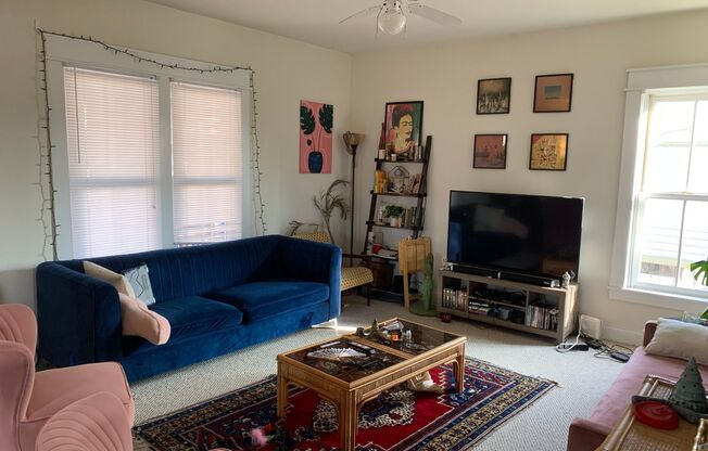 Spacious 3 bed/3 bath Home near Switchyard Park!