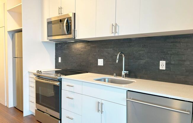 1 bed, 1 bath, 575 sqft, $2,015, Unit 504