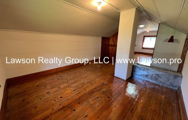 2 beds, 1 bath, $1,395