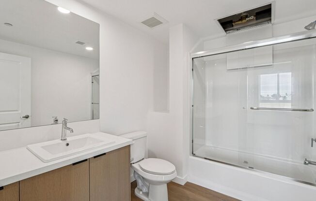 2 beds, 2 baths, $2,475, Unit 503