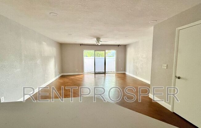 4815 WALDEN CIR