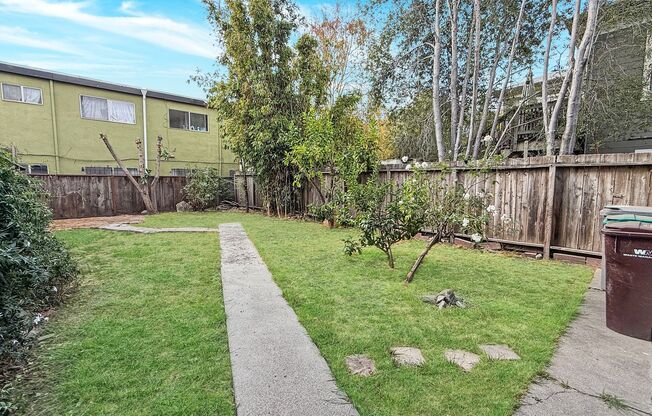 Cozy 2bed/1bath House w/a Huge Basement, Washer/Dryer, & off street pkg. space in the heart of Emeryville