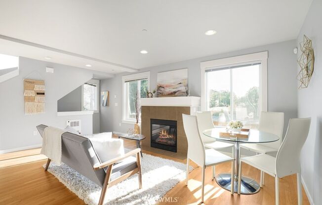 Large 2-Bedroom Northgate Townhome