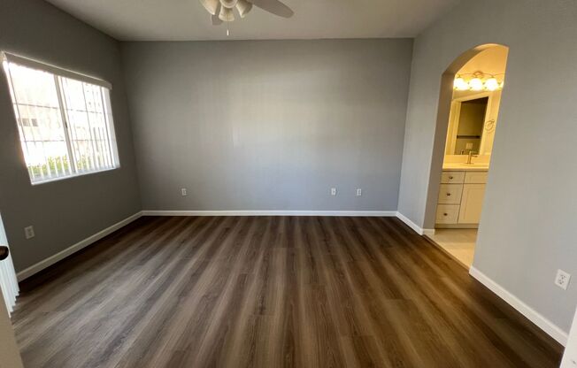 2 beds, 1 bath, $1,450, Unit # 1050