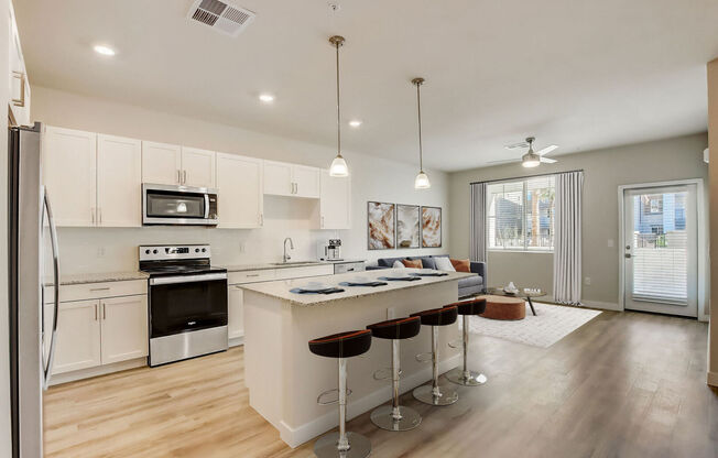 1 bed, 1 bath, 760 sqft, $1,380