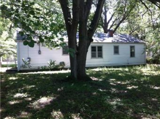 3 beds, 1 bath, $1,295