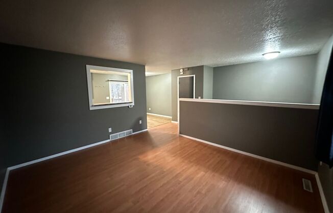 2 beds, 1 bath, 1,000 sqft, $1,050, Unit 248 Grand Blvd.