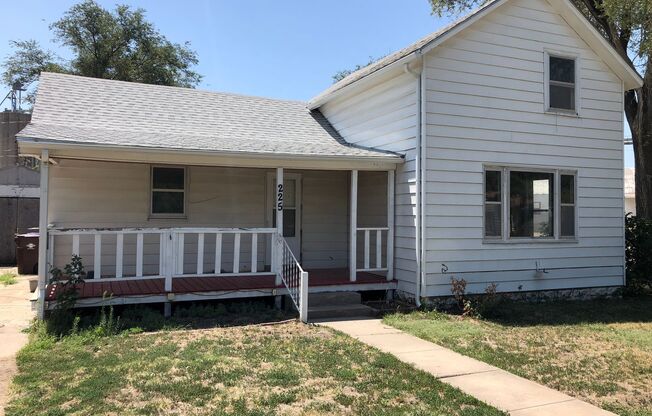 $945 - 3 bed 1 bath - Single Family Home