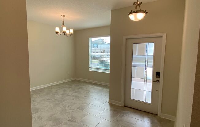 5/3, beautifully maintained in STOREY PARK HOME!