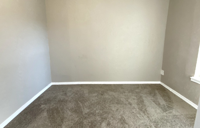 3 beds, 1 bath, $1,295