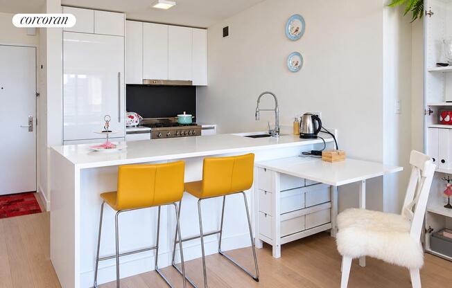 2 beds, 1 bath, 796 sqft, $6,600, Unit 11B