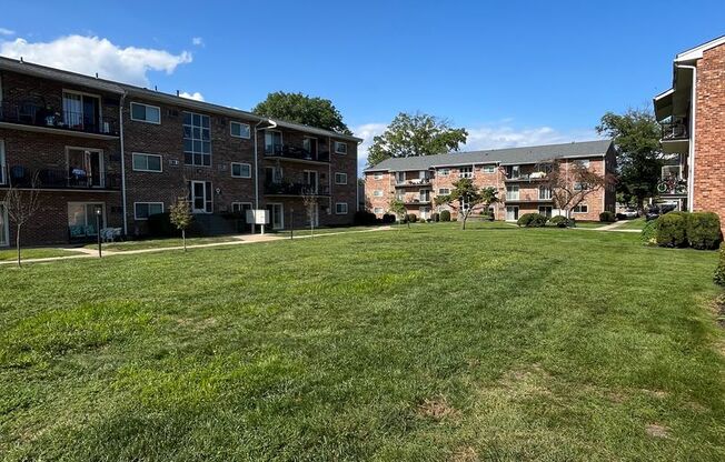 Oakwood Manor Apartments