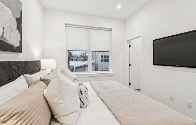 2 beds, 2 baths, 1,000 sqft, $2,773, Unit 105