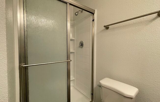 2 beds, 2 baths, 850 sqft, $2,840, Unit 819-21