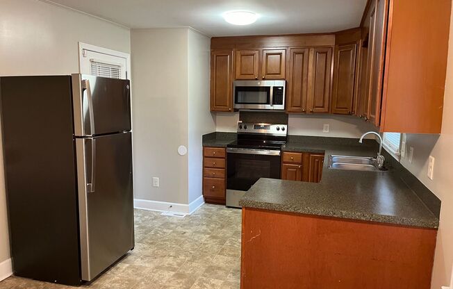 2 beds, 1 bath, 876 sqft, $1,375, Unit 1