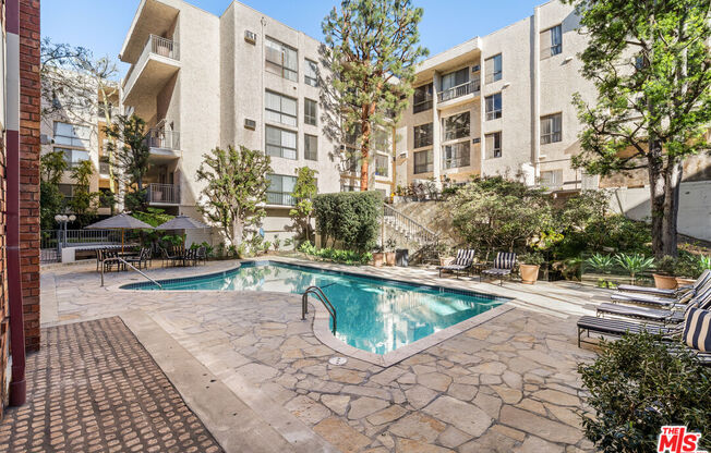 2 beds, 2 baths, 950 sqft, $3,900, Unit 557