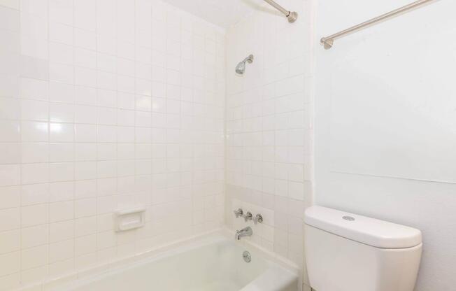 2 beds, 2 baths, 967 sqft, $1,399