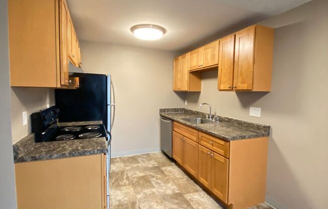 2 beds, 1 bath, 830 sqft, $1,250, Unit C-208