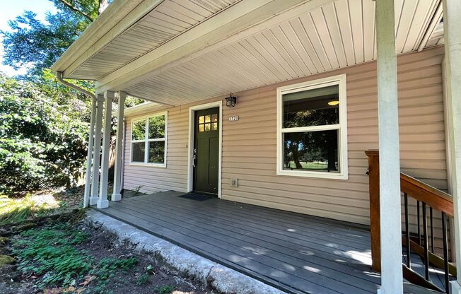 Charming Kenton Bungalow with Large Fenced Yard, Central A/C, Washer/Dryer