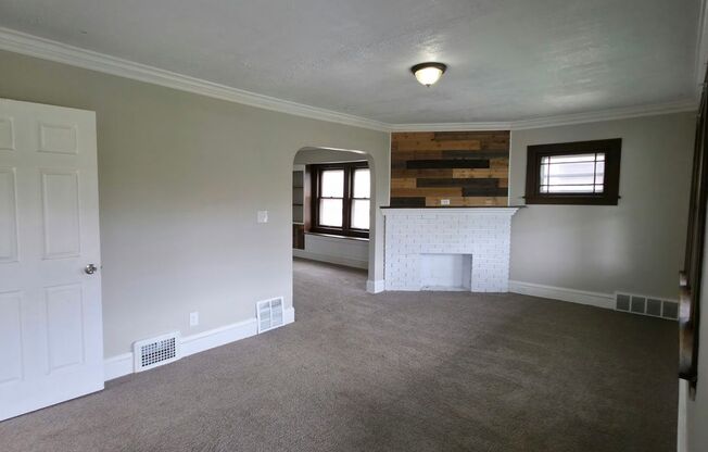 3 beds, 1 bath, $1,200, Unit #2