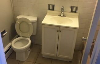 Studio, 1 bath, $850, Unit 4
