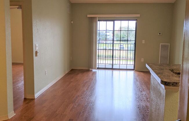 2 bed condo in The Registry! Cable and Internet Included!