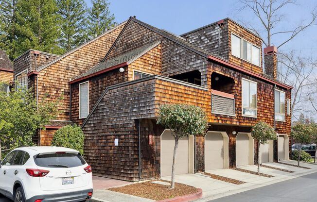 Beautiful Ground-Floor 2BR Condo on Stanford Campus