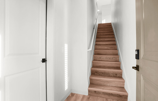 3 beds, 2 baths, 1,871 sqft, $2,880, Unit H-C