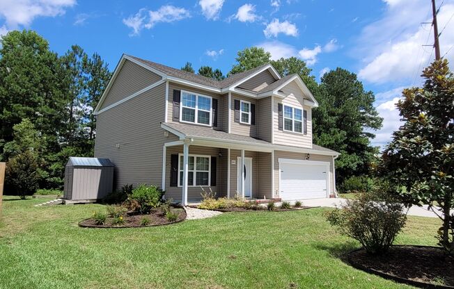 Beautiful 4 bedroom, 2.5 bath home on over 1/2 an acre lot in Chesapeake, VA!